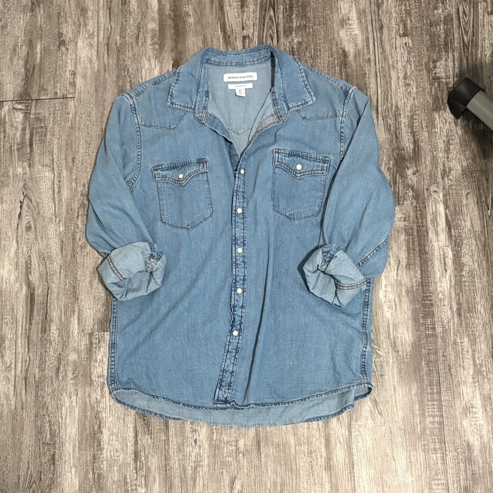 Amazon Essentials Women's Denim Button Down Shirt